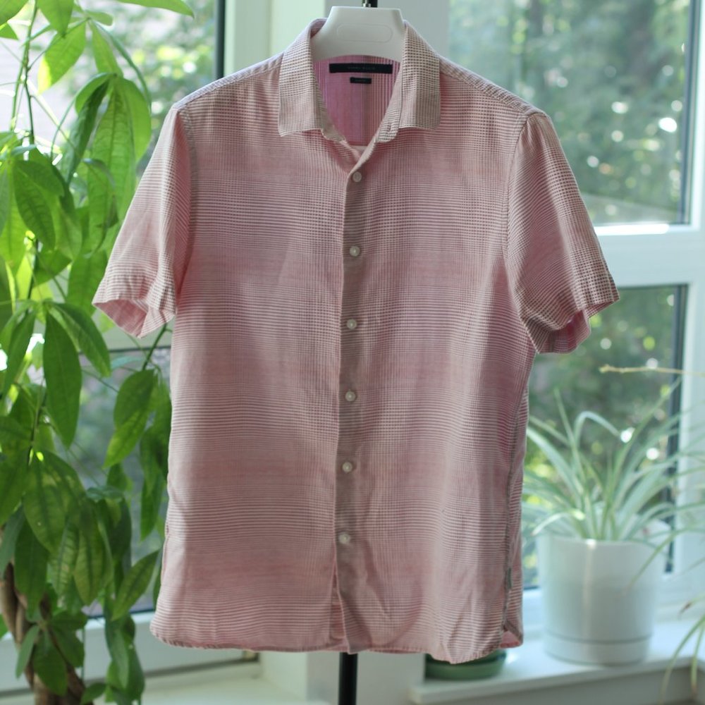 Men's Perry Ellis Medium Slim Fit Short Sleeve Textured Red Button Down Shirt